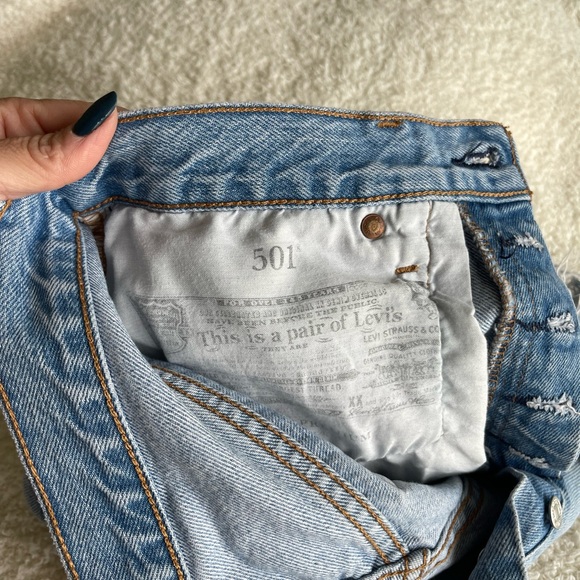 501 Levi Jeans Shorts 27 - Picture 4 of 7